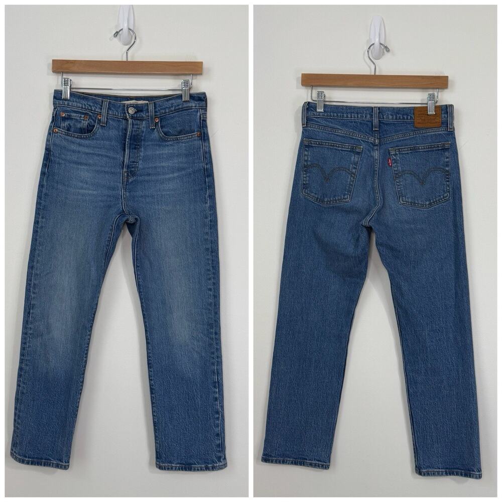 Levi’s Women’s Wedgie Straight Cropped Jeans Size 26 Blue Button Fly